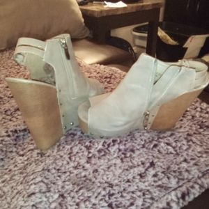 CHINESE LAUNDRY WEDGES